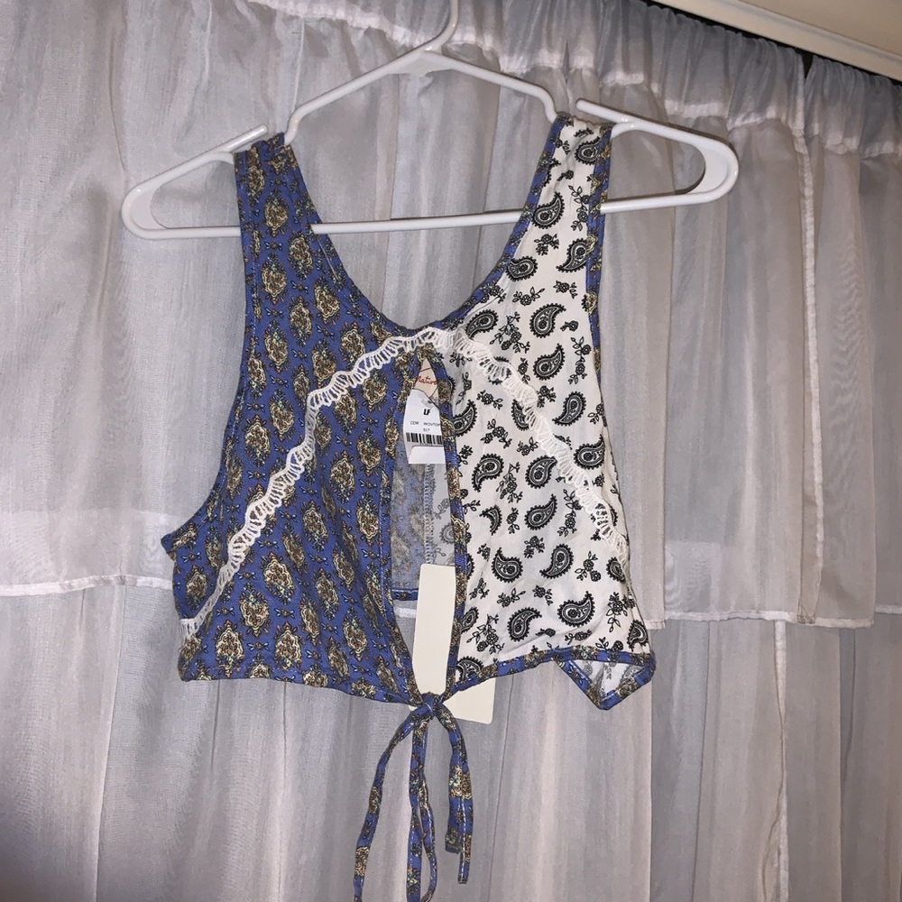 LF Floral Keyhole Crop Top
